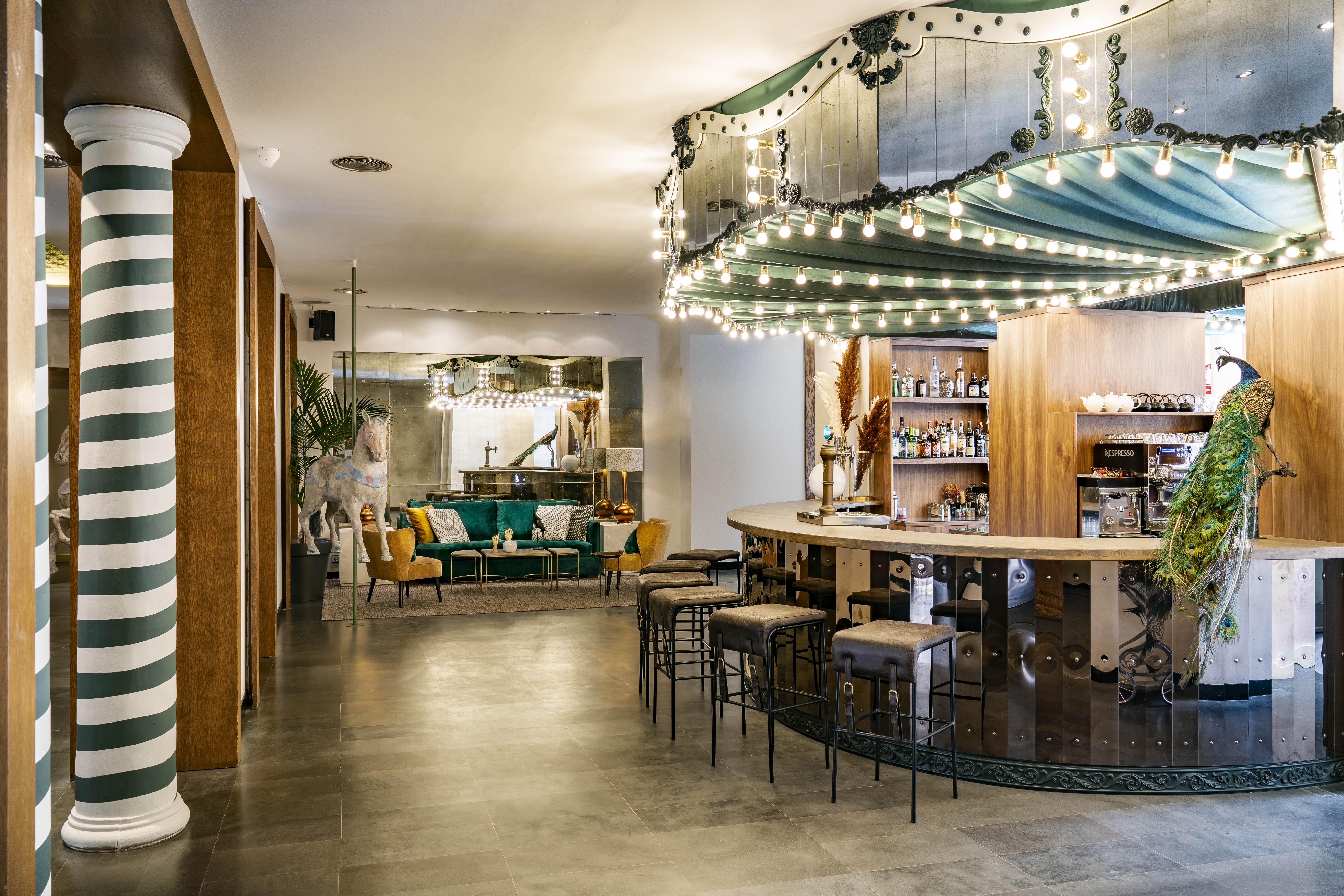 Vincci Soho Hotel Madrid Bagian luar foto