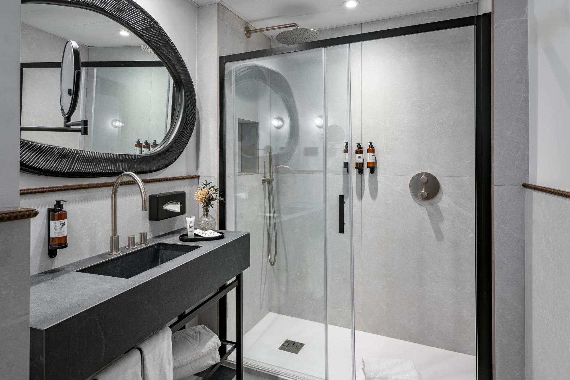 Vincci Soho Hotel Madrid Bagian luar foto